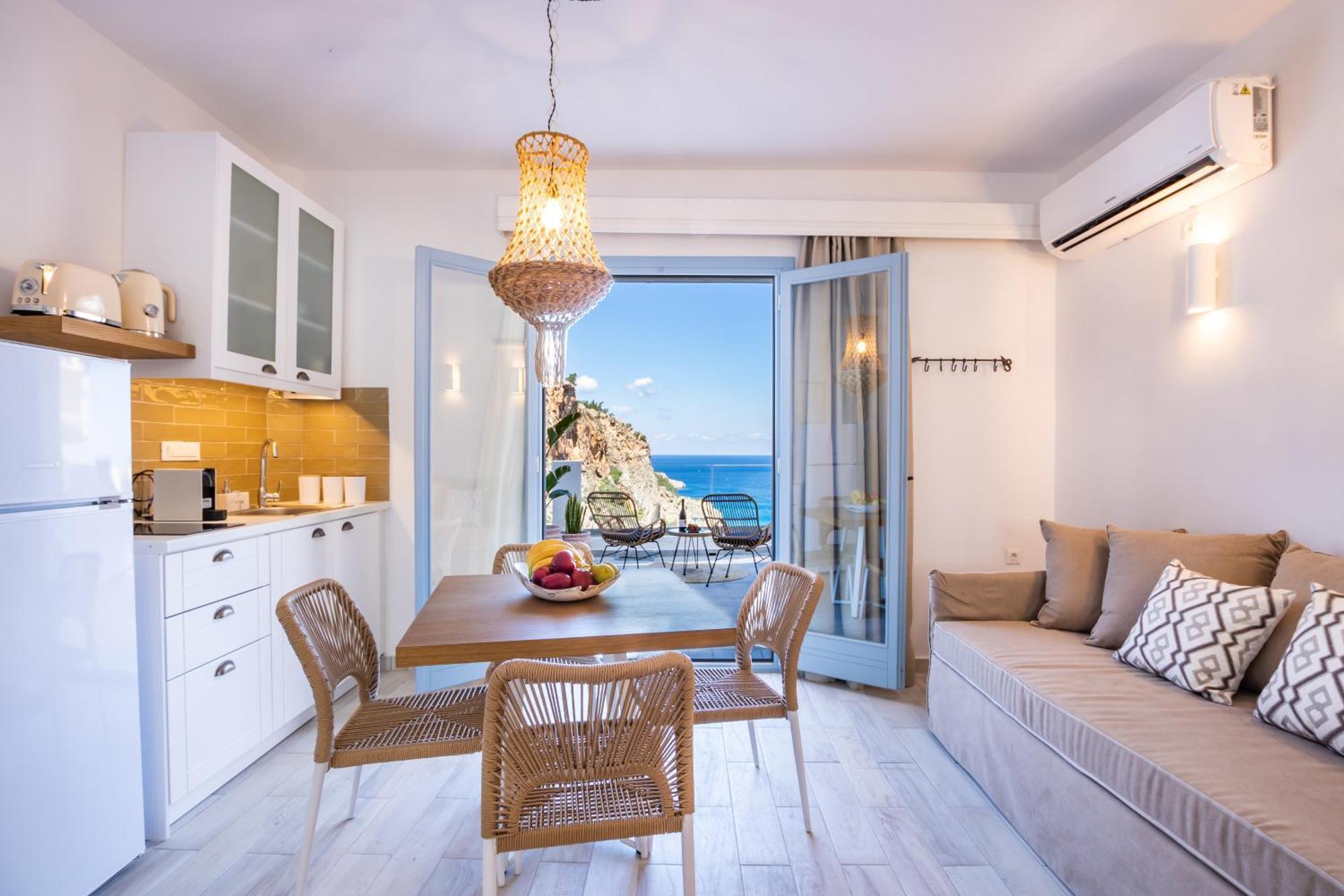 Yploui Suites Kerpe Dış mekan fotoğraf