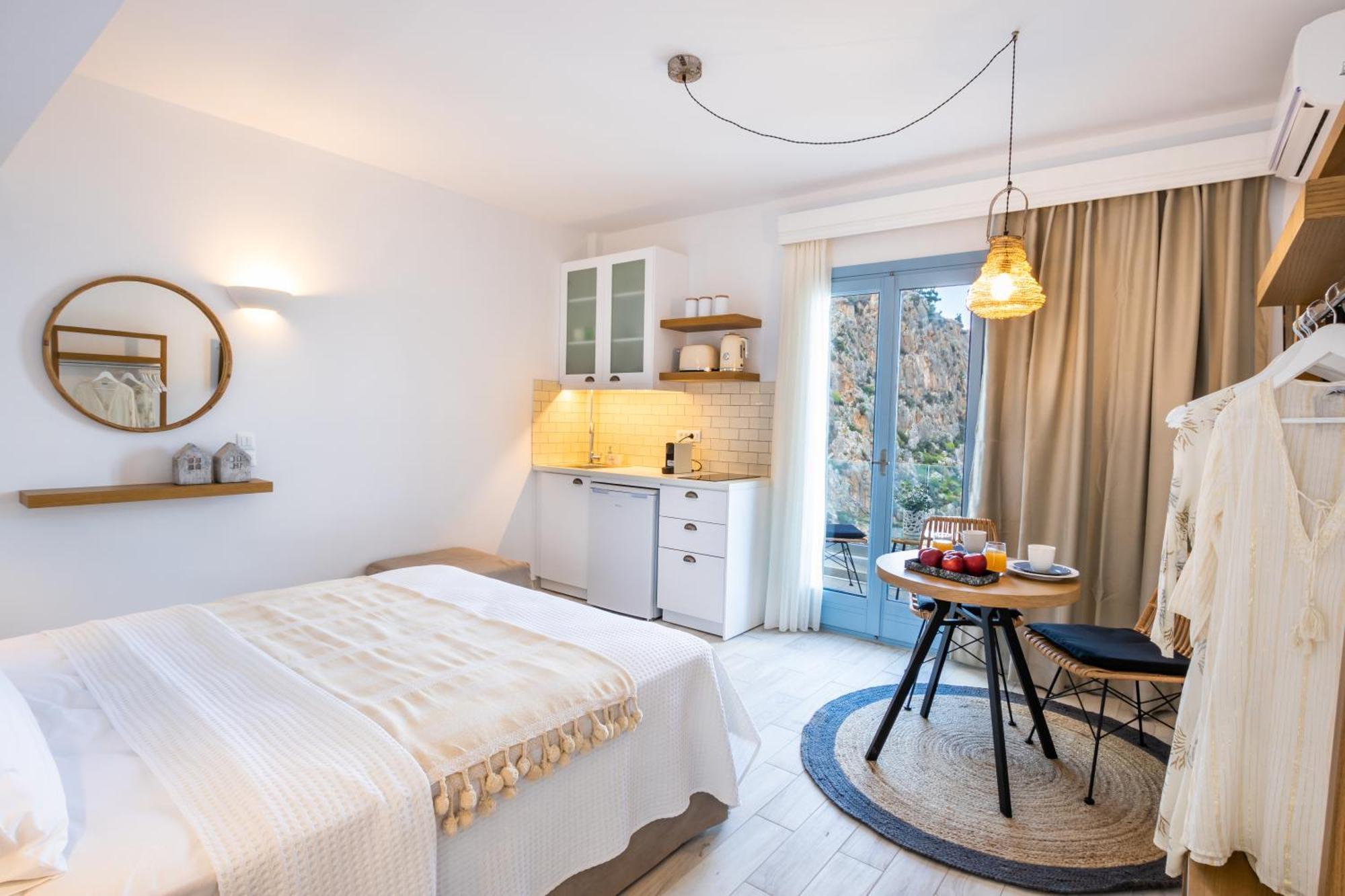 Yploui Suites Kerpe Dış mekan fotoğraf