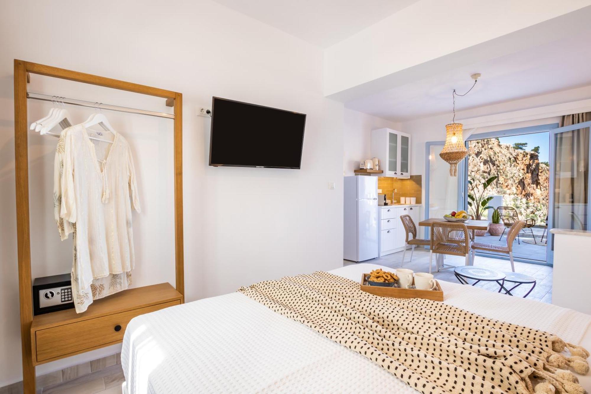 Yploui Suites Kerpe Dış mekan fotoğraf